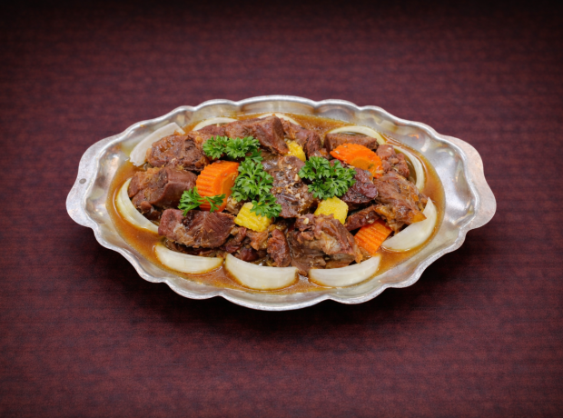 Bò nấu rượu vang