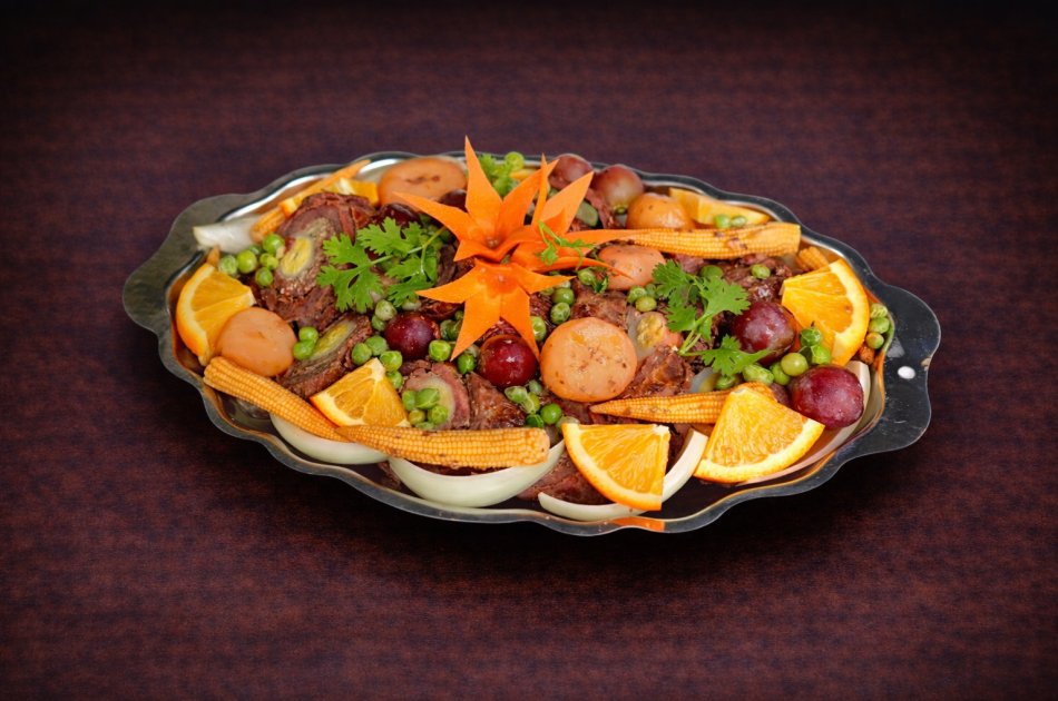 Bò cuộn trái cây