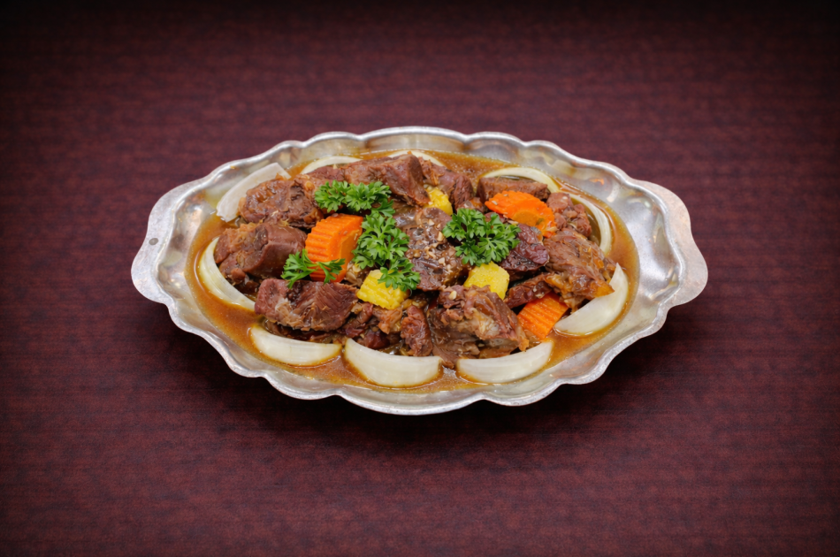 Bò nấu rượu vang