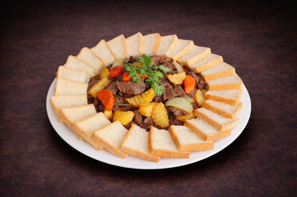 Bò úc sốt rượu vang