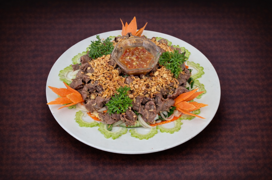 Gỏi bò cửu vị